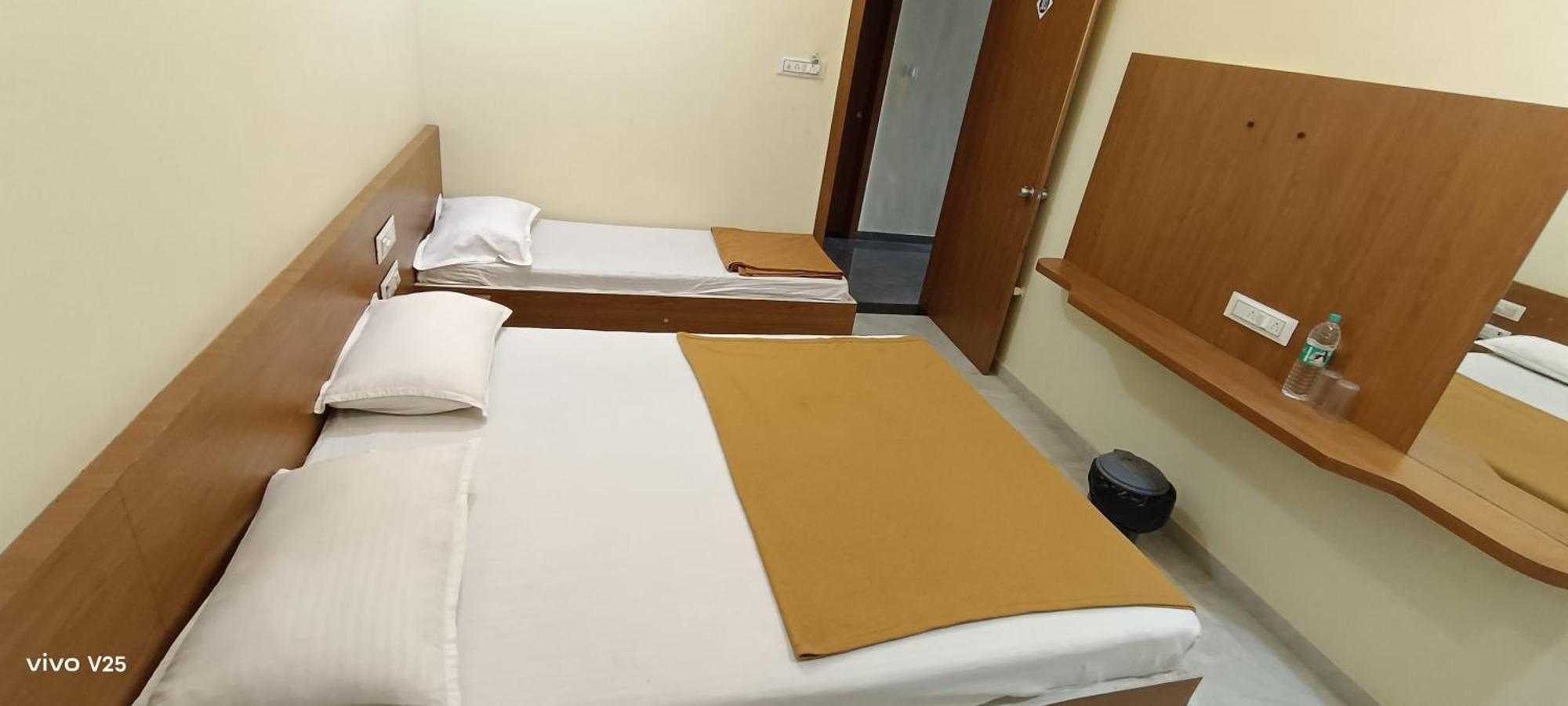 Hotel Tulsi Сомнатх Экстерьер фото