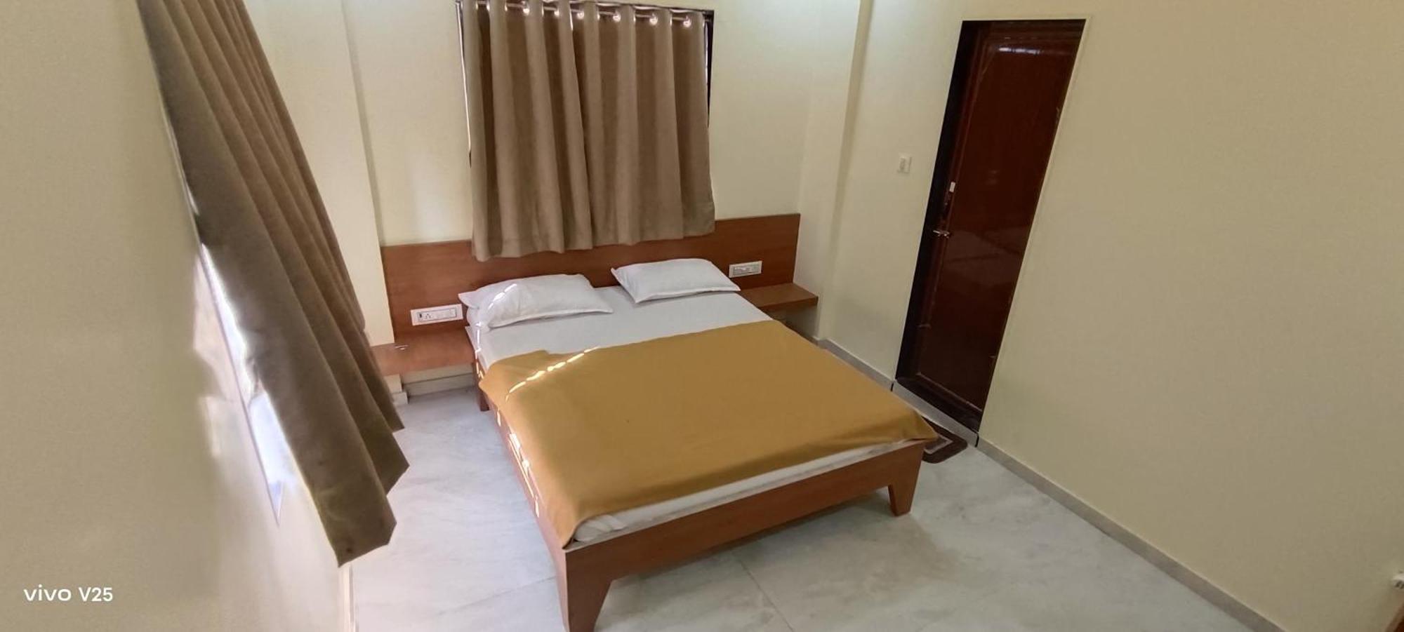 Hotel Tulsi Сомнатх Экстерьер фото