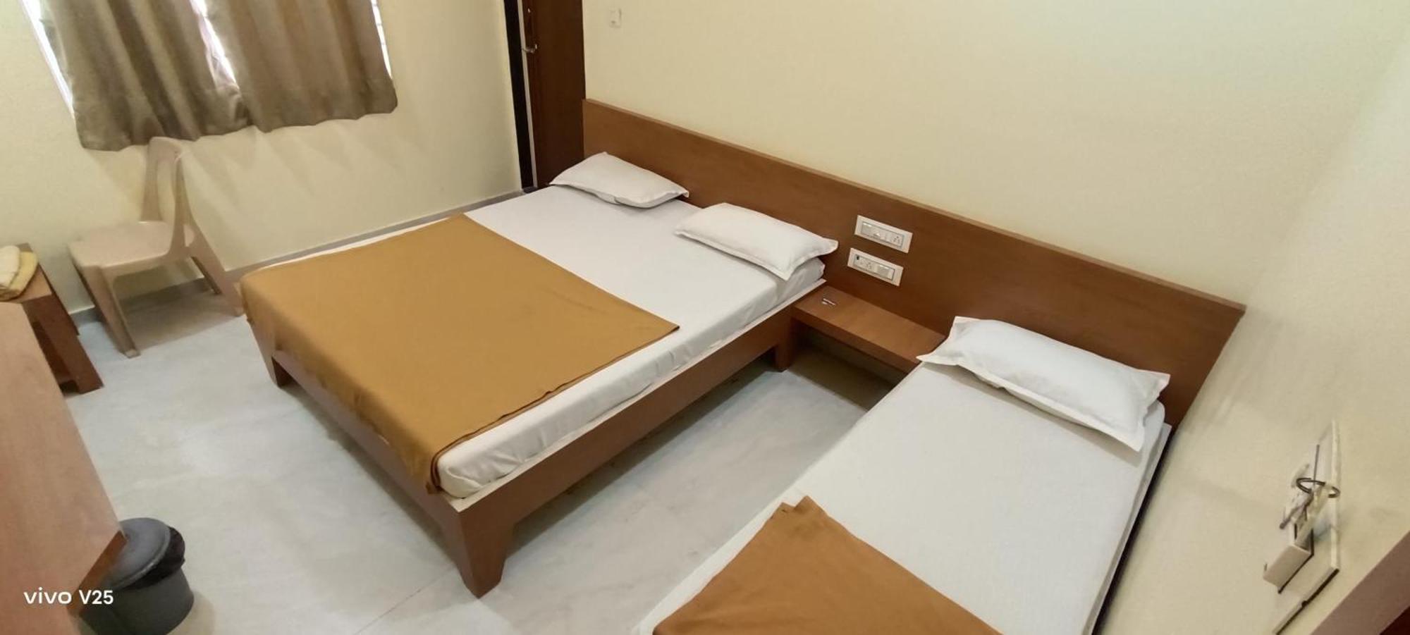Hotel Tulsi Сомнатх Экстерьер фото